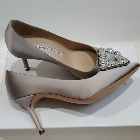 Manolo Blahnik Hangisi Heels - Picture 3 of 7